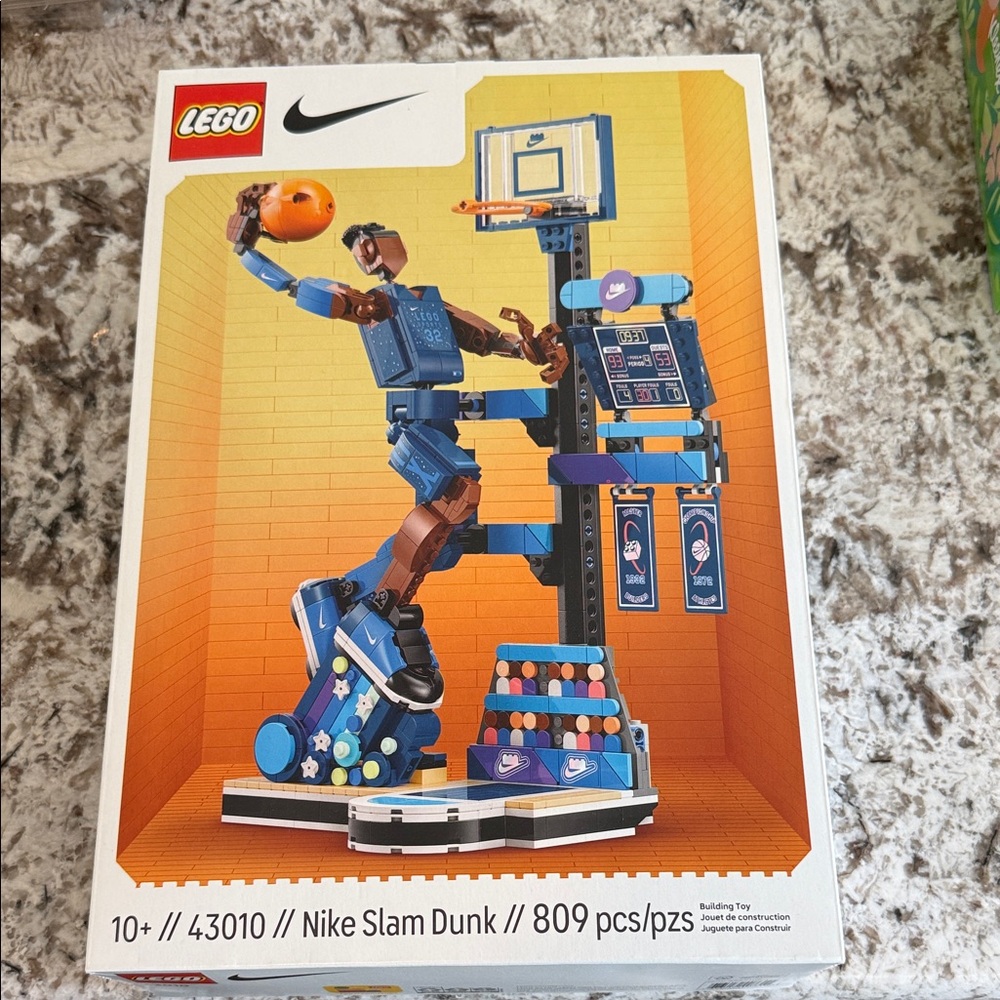 LEGO Nike Slam Dunk Display Set - Blue, Brown, Orange